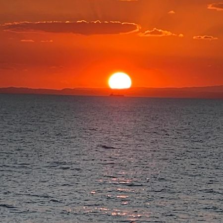 Amazing Beach View In Ras Sudr راس سدر Ras Sedr Raʼs Matārimah Esterno foto