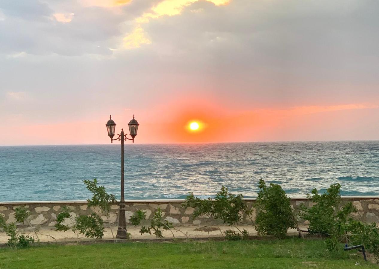 Amazing Beach View In Ras Sudr راس سدر Ras Sedr Raʼs Matārimah Esterno foto